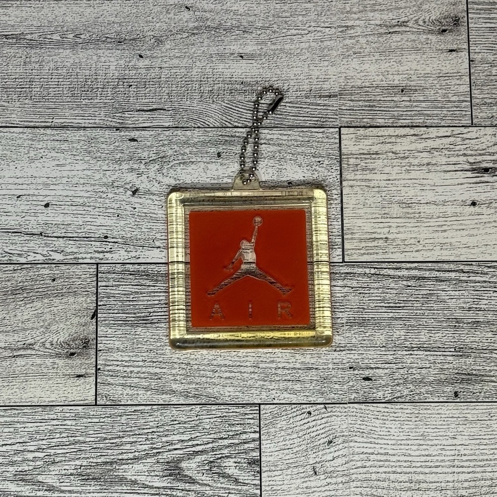 NIKE AIR JORDAN III RETRO OG JUMPMAN KEYCHAIN HANG TAG Orange VTG VGC